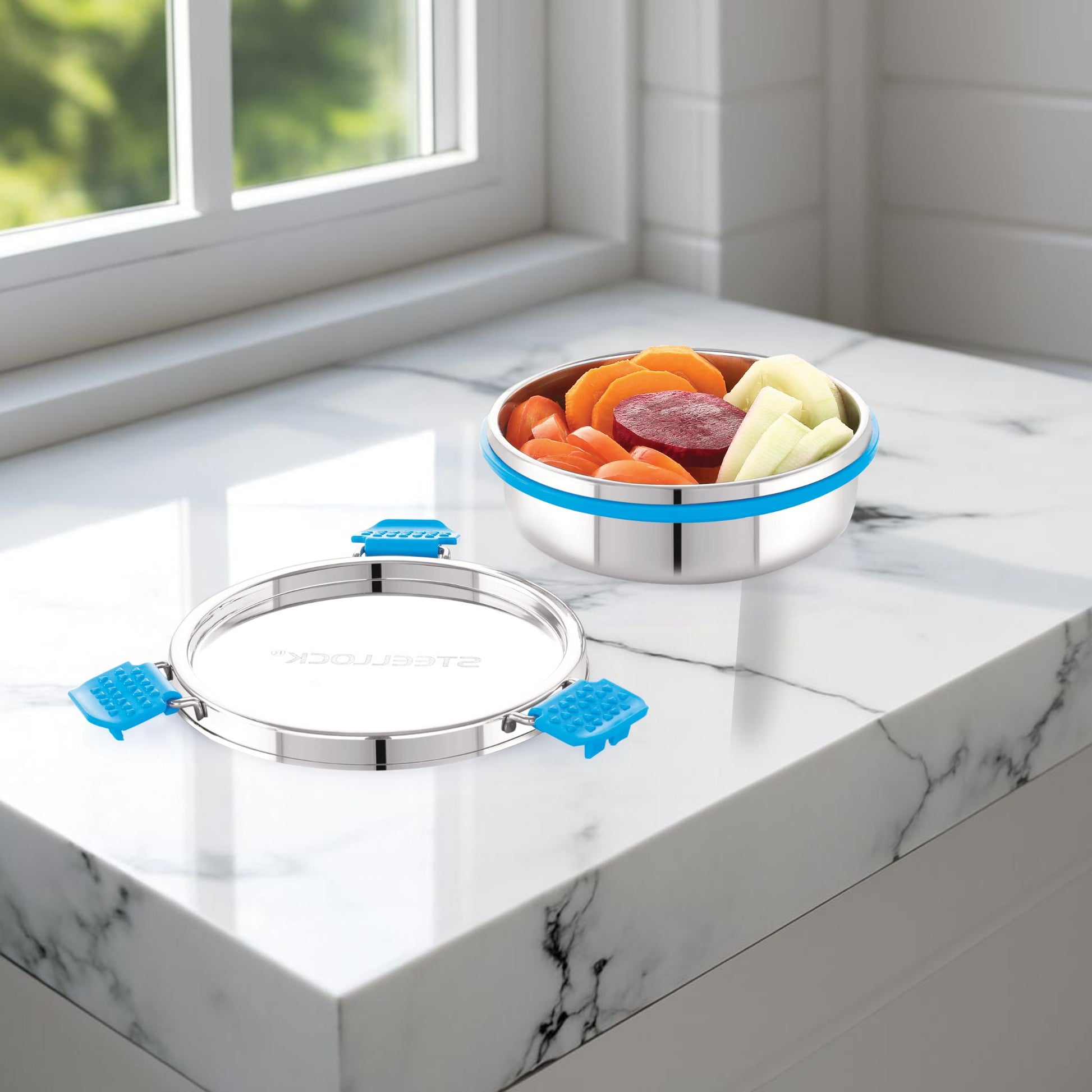 Stainless steel food storage container