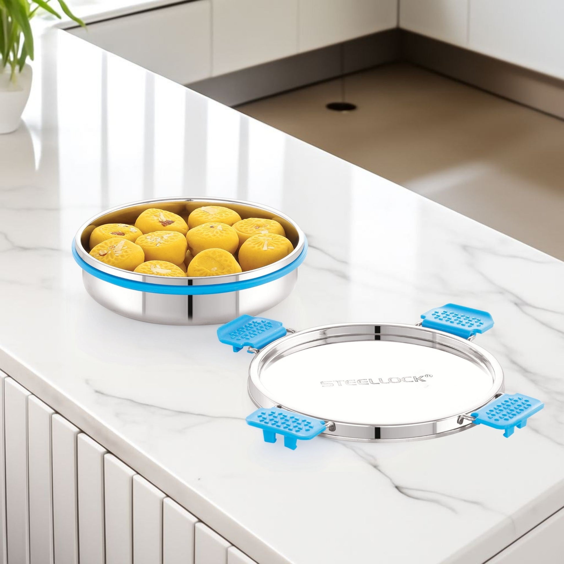 Stainless steel colander