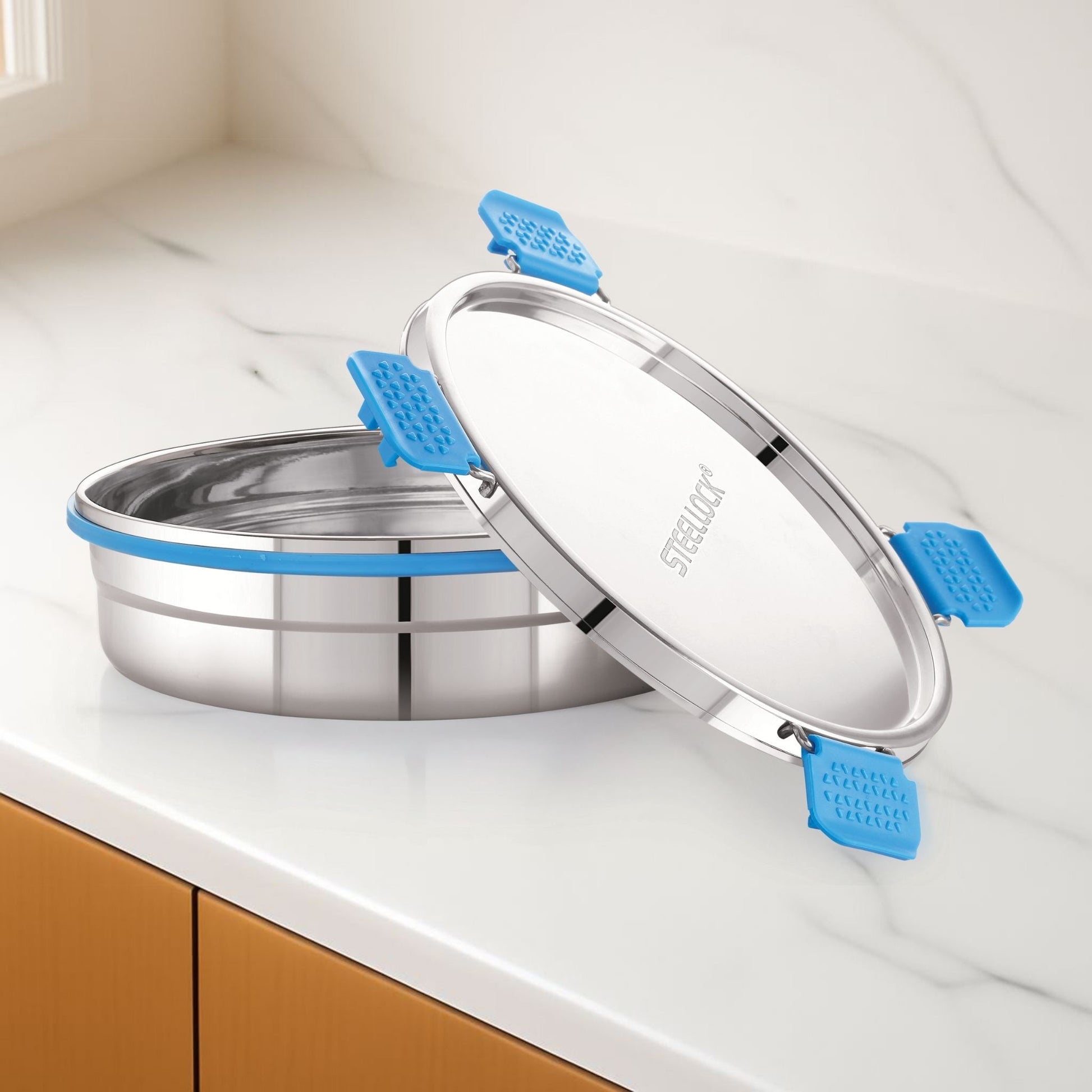 Stainless steel food storage container
